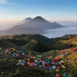 Daftar Gunung di Pulau Jawa: Panduan Lengkap untuk Pendaki dan Pecinta Alam